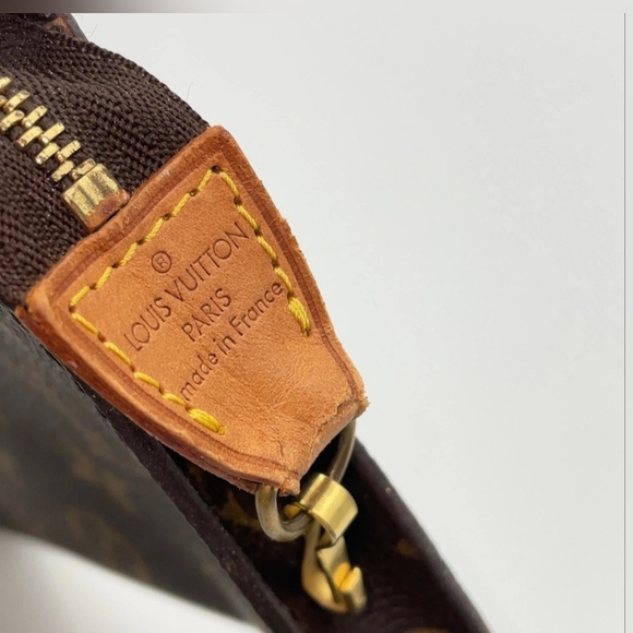 Authentic Louis Vuitton Black Monogram Pouch - Picture 14 of 17